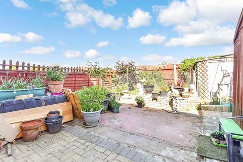 Yelverton Close, Romford RM3 2 bed terraced house for sale
