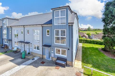 Kings Way, Folkestone CT19 3 bed semi