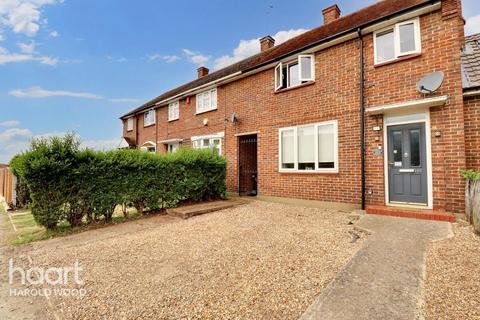 Dagnam Park Drive, Romford 3 bed terraced house for sale