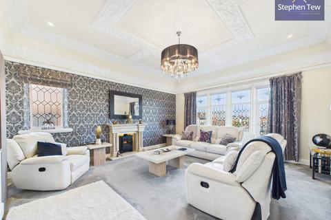 South Shore, Blackpool, FY4 2 bed apartment for sale
