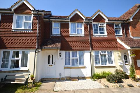 Vickers Close, Folkestone CT18 2 bed terraced house for sale