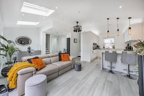 Bonfield Road, Lewisham, London, SE13 4 bed maisonette for sale