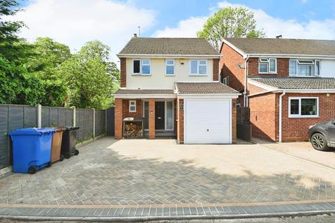 Broomfield Avenue, Fazeley, Tamworth 3 bed detached house for sale