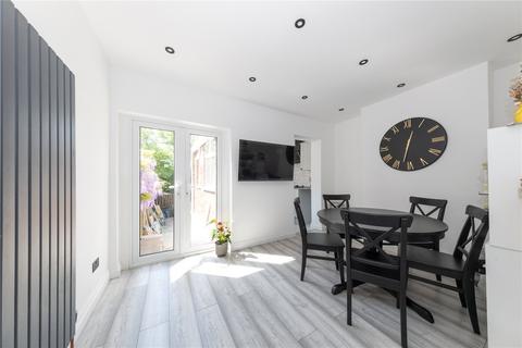 Preston Gardens, Bedfordshire LU2 2 bed terraced house for sale