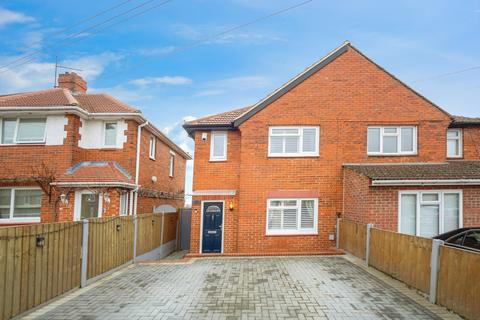 Lancelot Avenue, Kent ME2 3 bed semi