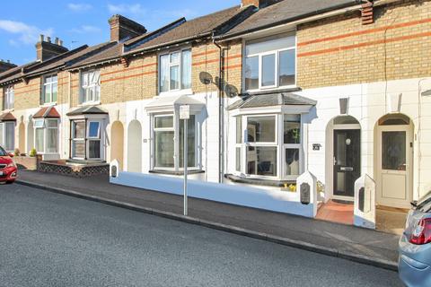 Sussex Avenue, Ashford TN24 2 bed terraced house for sale