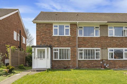 Vernon Close, Epsom, KT19 2 bed maisonette for sale