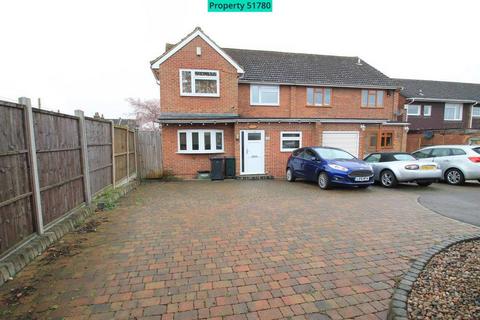 28B Foxwood Road, Bean, Dartford, DA2 4 bed semi
