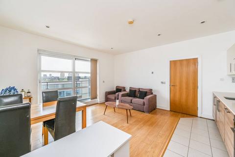 Cornell Square, Nine Elms, London, SW8 2 bed flat for sale