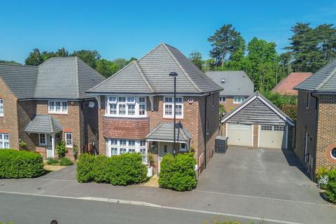 Aster Way, Haywards Heath, RH17 4 bed detached house for sale
