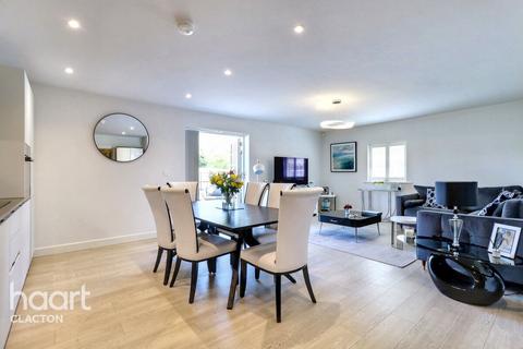 West Field Lane, St Osyth 2 bed apartment for sale