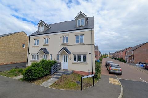 4 bedroom semi-detached house for sale