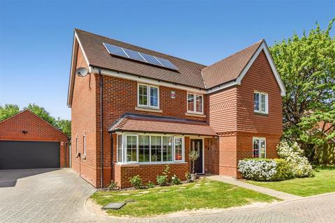 Ditch Acre Grove, Clanfield 5 bed detached house for sale