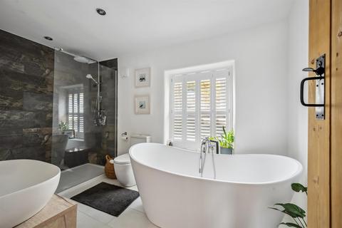 The Moor, Middleton DE4 2 bed terraced house for sale