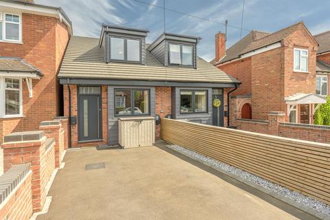 Cot Lane, Kingswinford, DY6 9TY 2 bed semi