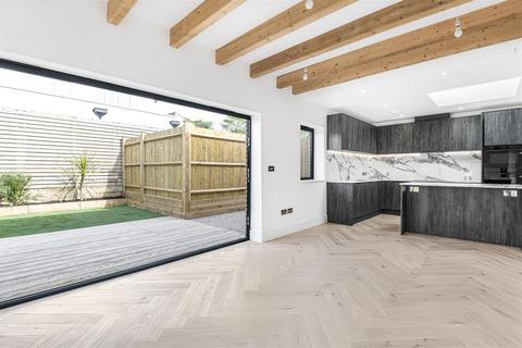 Albert Road, Sutton 2 bed detached house for sale