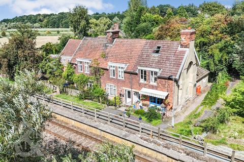 Station Road, Haddiscoe, Great Yarmouth 3 bed cottage for sale