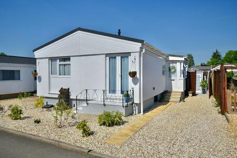 Badgers Lane, Broadway, WR12 7QW 2 bed park home for sale