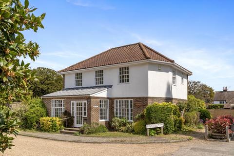 The Street, Steyning BN44 3 bed detached house for sale