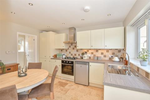 Main Road, Sellindge, Ashford, Kent 2 bed detached house for sale