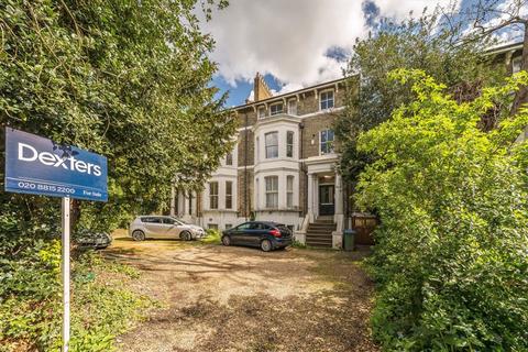 Kidbrooke Park Road, London SE3 2 bed flat for sale