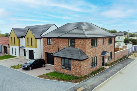 East Newlands, Somersham... 4 bed detached house for sale