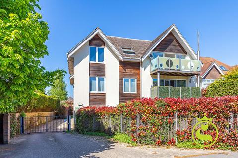 Penn Hill Avenue, Poole BH14 2 bed flat for sale