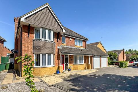 Linnet Close, Littlehampton BN17 4 bed detached house for sale