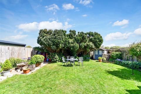 Stratton Court, Bognor Regis PO22 2 bed detached bungalow for sale