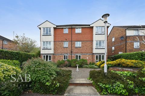 Hadfield Close, Southall, UB1 1 bed flat for sale