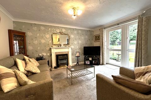 Penn Road, Wolverhampton WV4 2 bed ground floor flat for sale