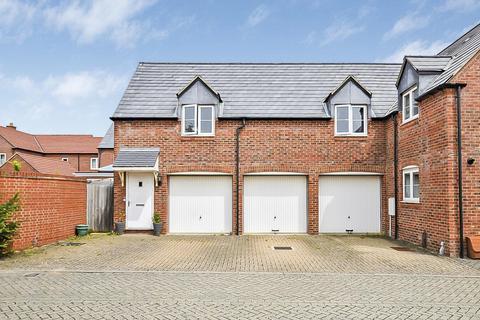 Kempton Close, Bicester 2 bed coach house for sale