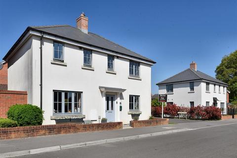 Maple Road, Shaftesbury 3 bed detached house for sale