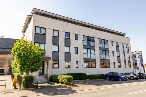 Christopher Road, East Grinstead RH19 1 bed flat for sale