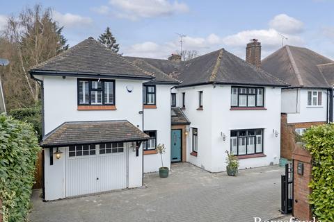 Worrin Road, Shenfield, CM15 5 bed detached house for sale