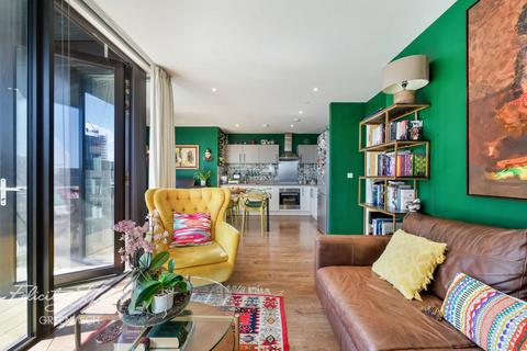 Barge Walk, Greenwich, SE10 2 bed apartment for sale