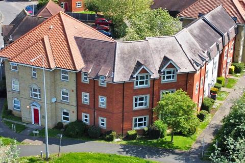 Haltwhistle Road, South Woodham Ferrers 1 bed apartment for sale