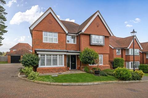 Frimley,  Surrey,  GU16 5 bed detached house for sale