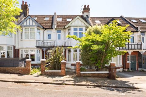 Wilbury Crescent, Hove BN3 2 bed apartment for sale