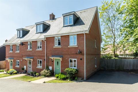 Cedar Avenue, Haywards Heath 3 bed end of terrace house for sale