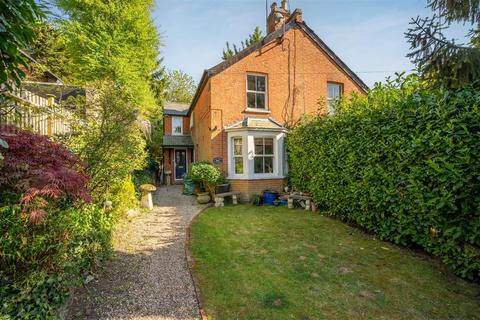 Exchange Road, Sunninghill 3 bed semi