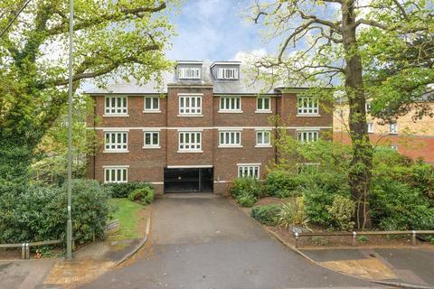 Consero Court, Weybridge 2 bed apartment for sale