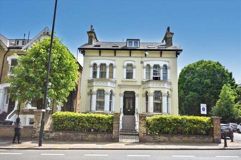Chiswick High Road, Chiswick 2 bed flat for sale