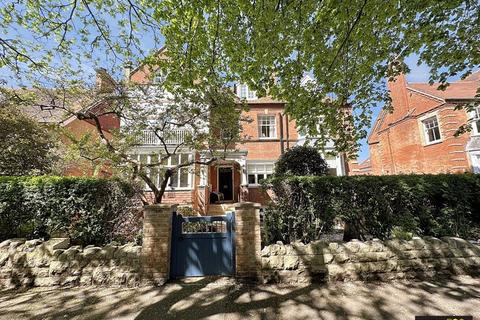 BINCLEAVES ROAD, RODWELL, WEYMOUTH 2 bed apartment for sale