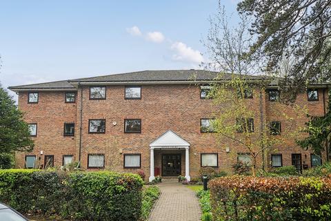 Carew Road, Northwood, Middlesex 2 bed apartment for sale