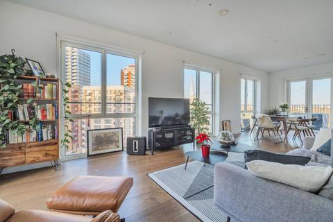 Heygate Street, Elephant and Castle... 3 bed flat for sale