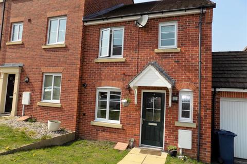 Calder Gardens, Bingham, Nottingham 3 bed townhouse for sale