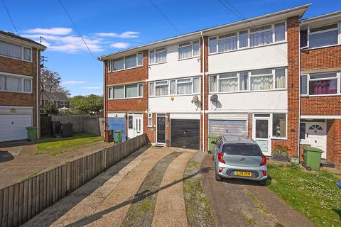 Millfield, Sittingbourne ME10 4 bed townhouse for sale