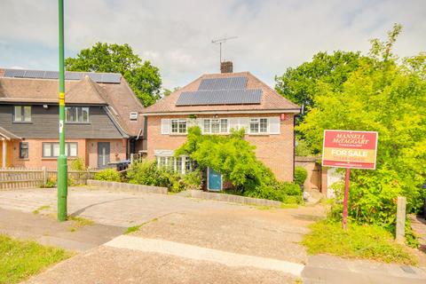 Fairfield Way, Haywards Heath, RH16 4 bed detached house for sale