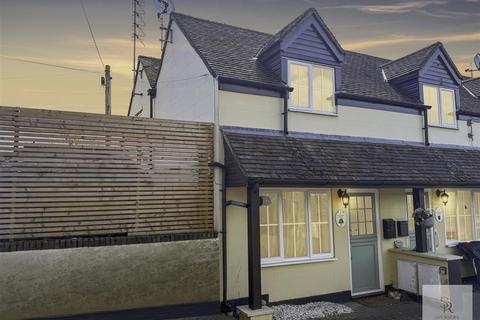 High Street, Hemel Hempstead HP1 2 bed end of terrace house for sale